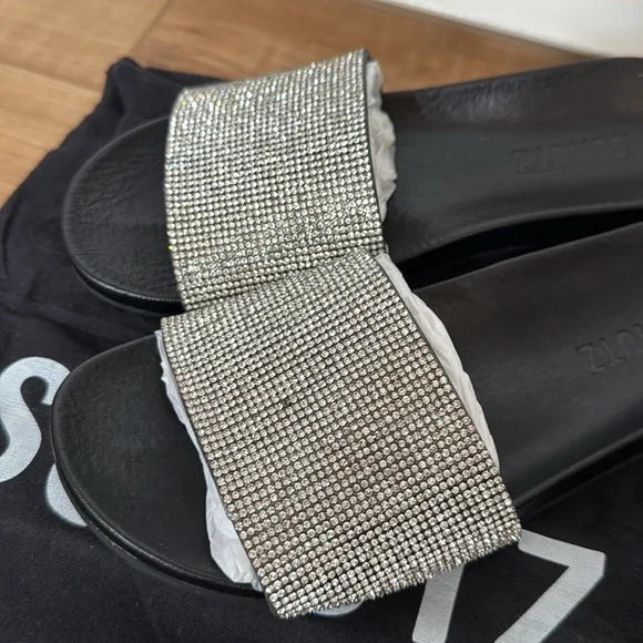 Schutz x REVOLVE Kallana Slide in Black